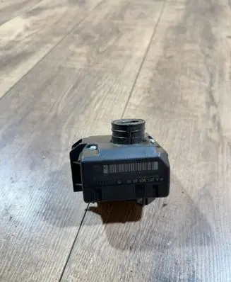 Mercedes-Benz C W204 Ignition lock A2079052600