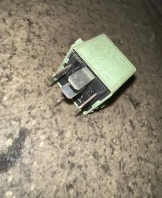 BMW 5 E39 Other relay 8373700