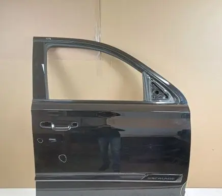 Cadillac Escalade IV Front door
