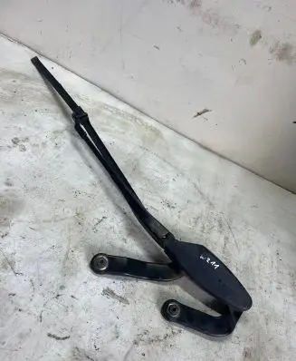 Mercedes-Benz E W211 Front wiper blade arm