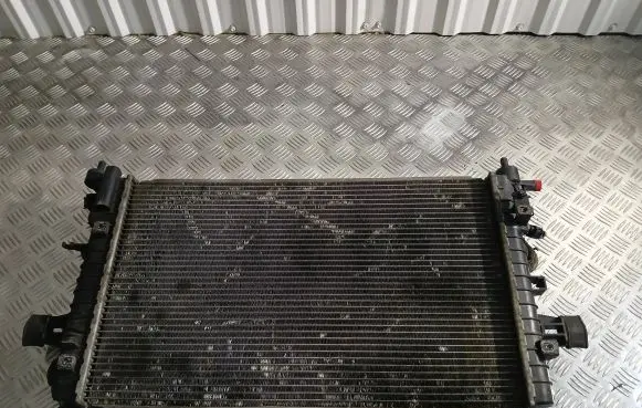 Opel Zafira B Coolant radiator