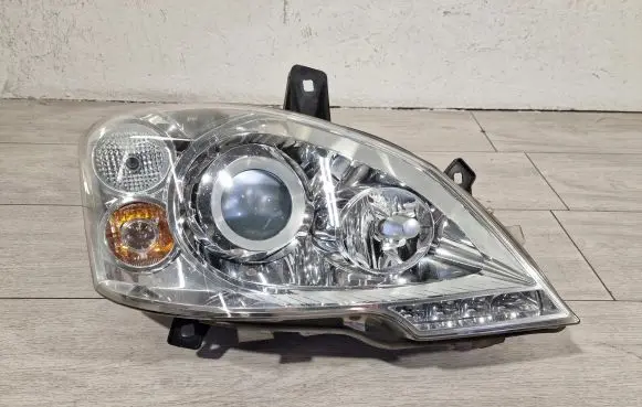 Mercedes-Benz Vito Viano W639 Headlight/headlamp A6398202961