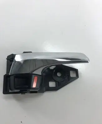 Toyota RAV 4 (XA40) Rear door interior handle trim 