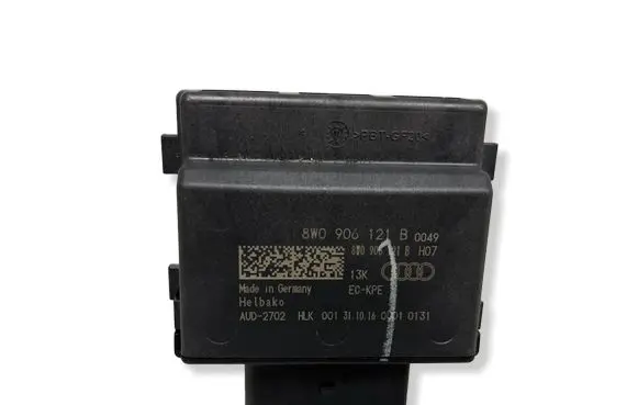 Audi A4 S4 B9 Fuel injection pump control unit/module 8W0906121B