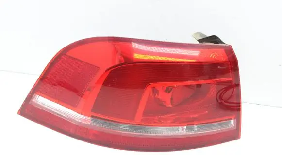Volkswagen PASSAT B7 Rear/tail lights 3AF945095E