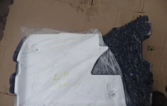 Renault Clio V Front floor carpet liner 749404146R