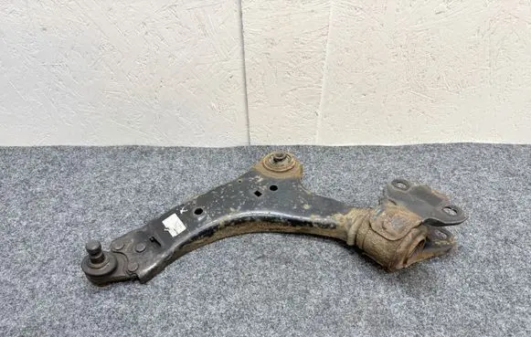 Volvo XC60 Front lower control arm/wishbone 31317665