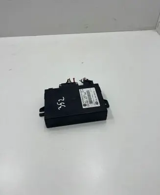 Audi A4 S4 B6 8E 8H Tow bar trailer control unit/module 8E0907383 5DS00840800