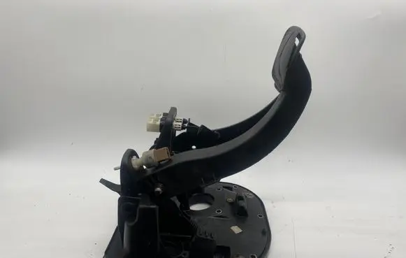 Iveco Daily 3rd gen Pedal assembly 504068713