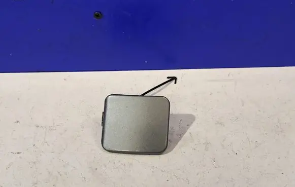 Mercedes-Benz C W204 Front tow hook cap/cover A2218850223