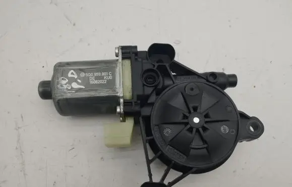 Audi Q2 - Front door window regulator motor 5Q0959801C