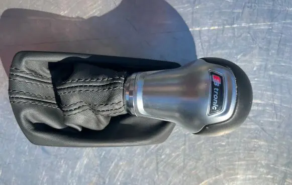 Audi TT TTS RS Mk3 8S Gear lever shifter trim leather/knob 8S1713139