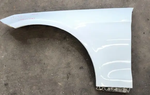 Mercedes-Benz E C207 W207 Fender 