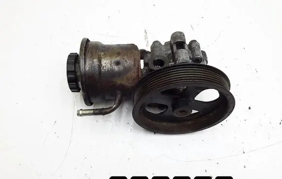 Toyota Corolla Verso E121 Power steering pump