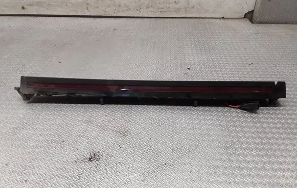 Isuzu Trooper Third/center stoplight