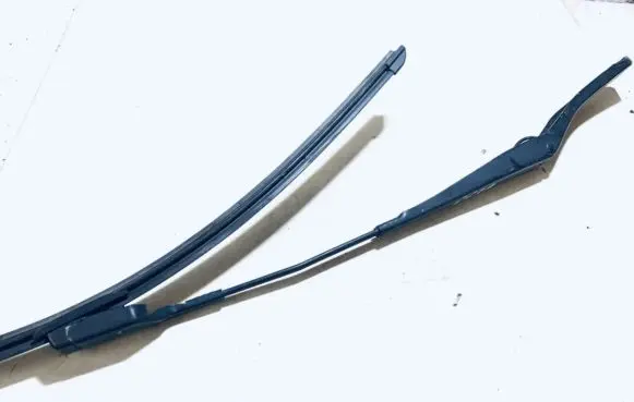 Volvo V50 Front wiper blade arm 8623159