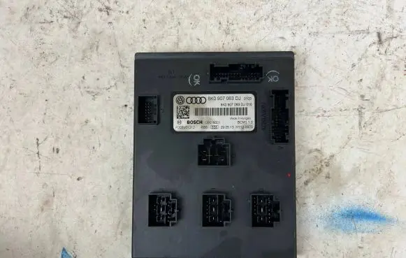 Audi A4 S4 B8 8K Comfort/convenience module 8K0907063DJ