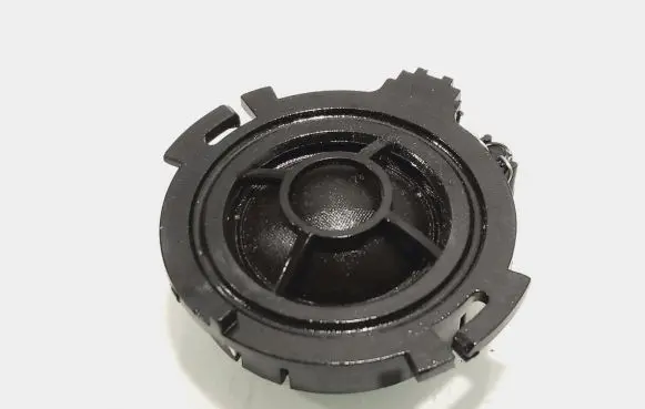 Front door high frequency speaker