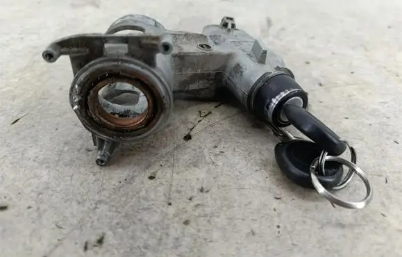 Volkswagen Transporter - Caravelle T4 Ignition lock 701905851
