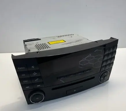 Radio/CD/DVD/GPS head unit