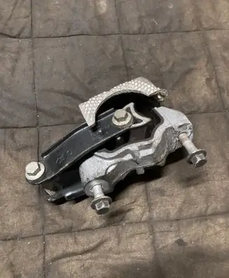 Land Rover Evoque I Engine mount bracket 6G926P082AB