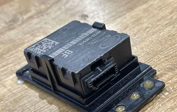 Land Rover Range Rover Sport L494 Tire pressure control unit HY3214F012BF