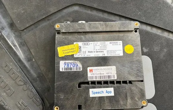 Audi A4 S4 B9 8W Other devices 4KE035282