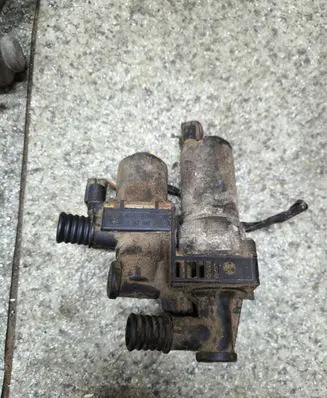 BMW 3 E46 Coolant heater control valve 64118369807 1147412149