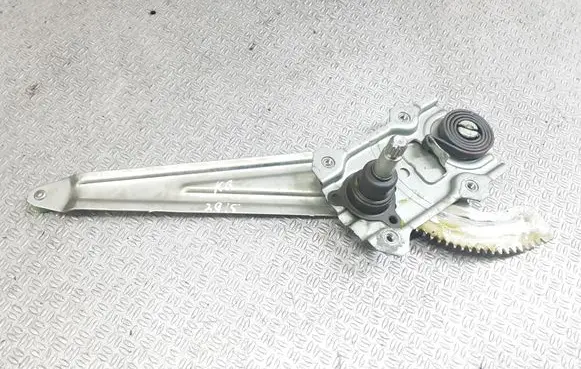Rear door manual window regulator