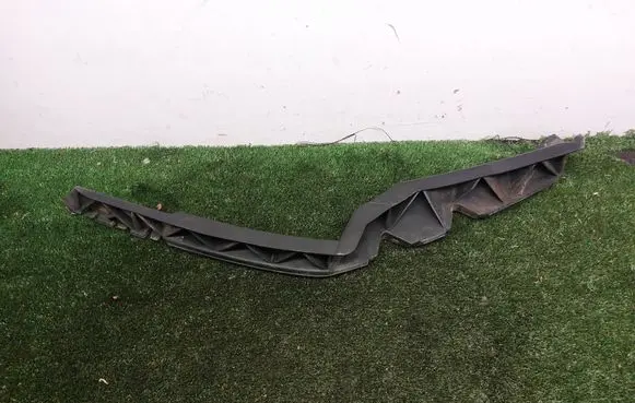 Skoda Octavia Mk2 (1Z) Front bumper mounting bracket 1Z0807183 1Z0807183B