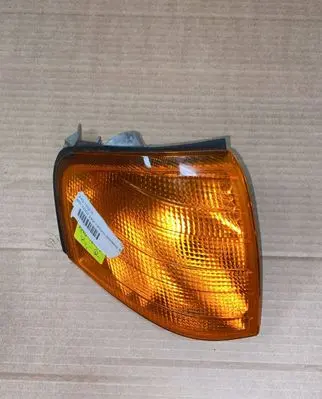 Mercedes-Benz C W202 Front indicator light 2028260643