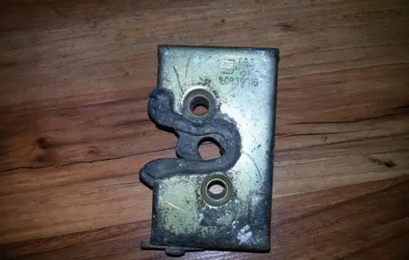 Seat Toledo I (1L) Rear door lock 1l0839016