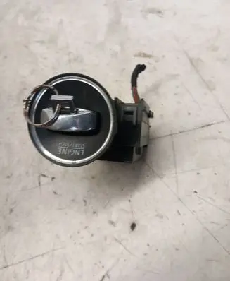 Volkswagen PASSAT B6 Ignition lock contact 3C0905843 22150072 11601200