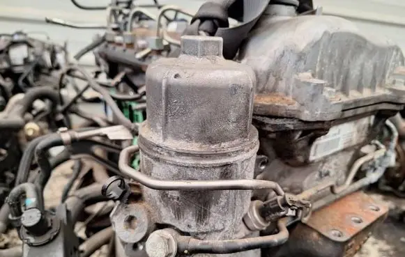 Chevrolet Captiva Oil filter cover 
