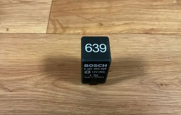Audi A6 S6 C6 4F Glow plug pre-heat relay 4E0907282 0281003029
