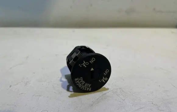 BMW 5 F10 F11 Passenger airbag on/off switch 9196886 6131