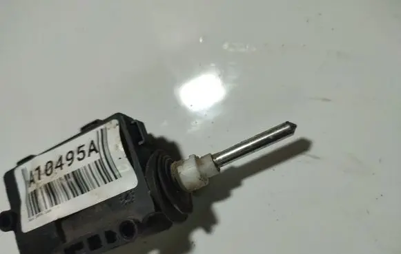 Opel Zafira B Central locking motor 13158426