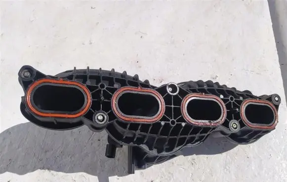 Mercedes-Benz A W176 Intake manifold A1330900537
