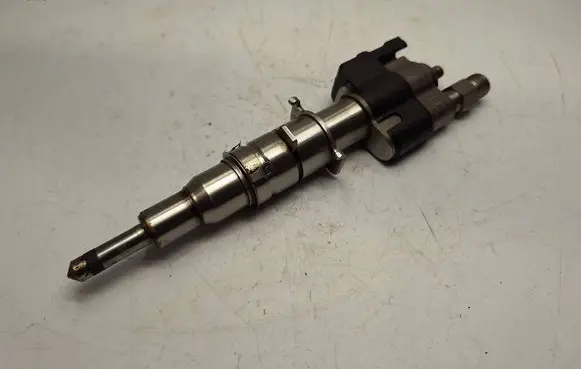BMW X5 E70 Fuel injector 13537585261 13538616079 13537565138
