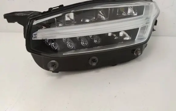 Volvo XC90 Headlight/headlamp 32342486