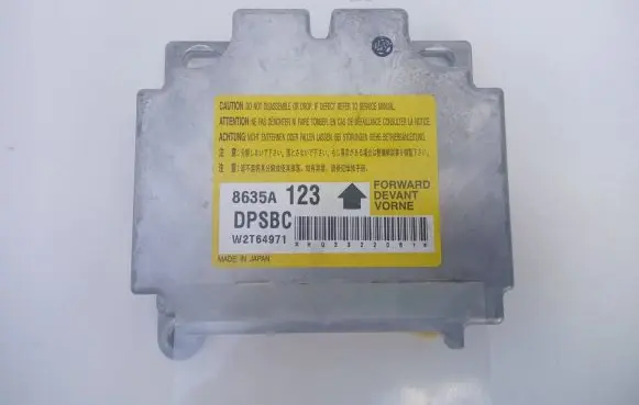 Mitsubishi Pajero Sport II Airbag control unit/module 8635A123 W2T64971