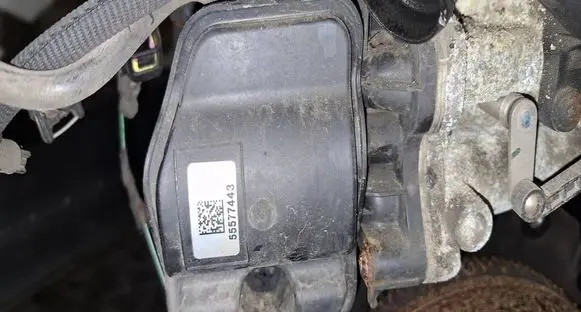 Opel Insignia A EGR valve 55577443