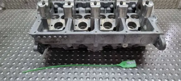 Skoda Octavia Mk2 (1Z) Engine head S27698599 038103373R
