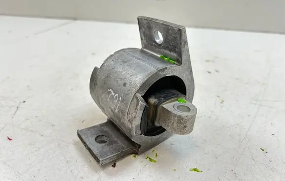 Jaguar XF X250 Gearbox mount 6W936068AB
