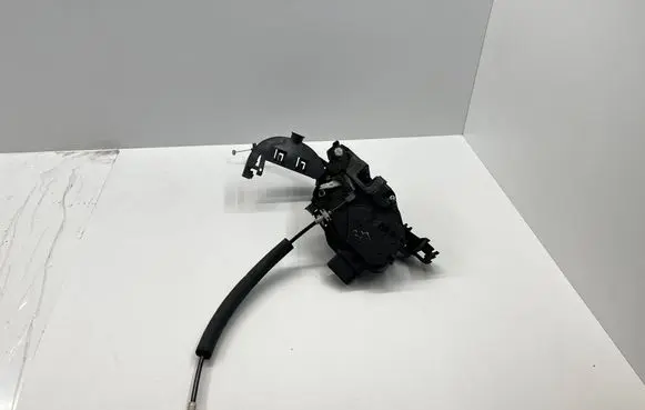 Jaguar XF X250 Rear door lock 8X2324994CE