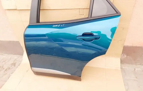 Peugeot 2008 II Rear door 