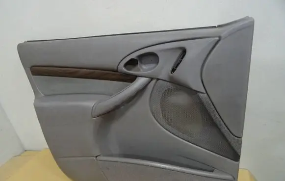 Ford Focus Front door card panel trim