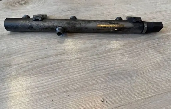 Mercedes-Benz E W211 Fuel main line pipe A6420700695 10055069 6420700695