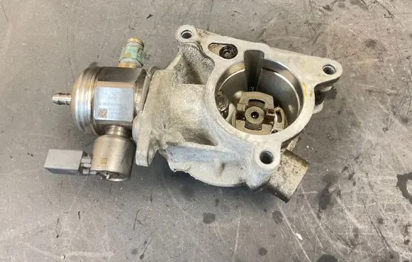 Volkswagen Eos Fuel injection high pressure pump 06H127025K 0261520055 06H145100AB