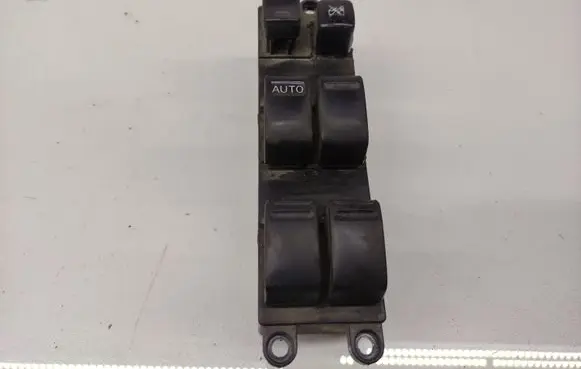 Nissan X-Trail T30 Electric window control switch